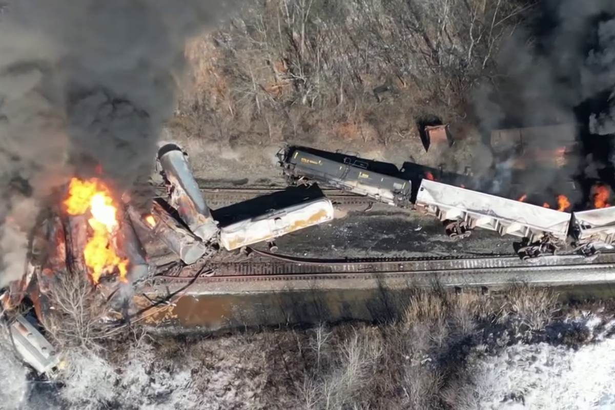 Texas To Get Hazardous Wastewater From Ohio Railroad Derailment