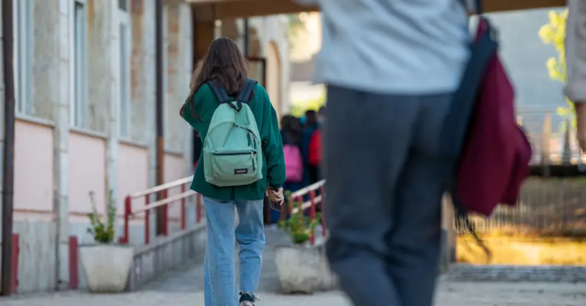 Texas Middle And High Schools Ban Bags For Safety