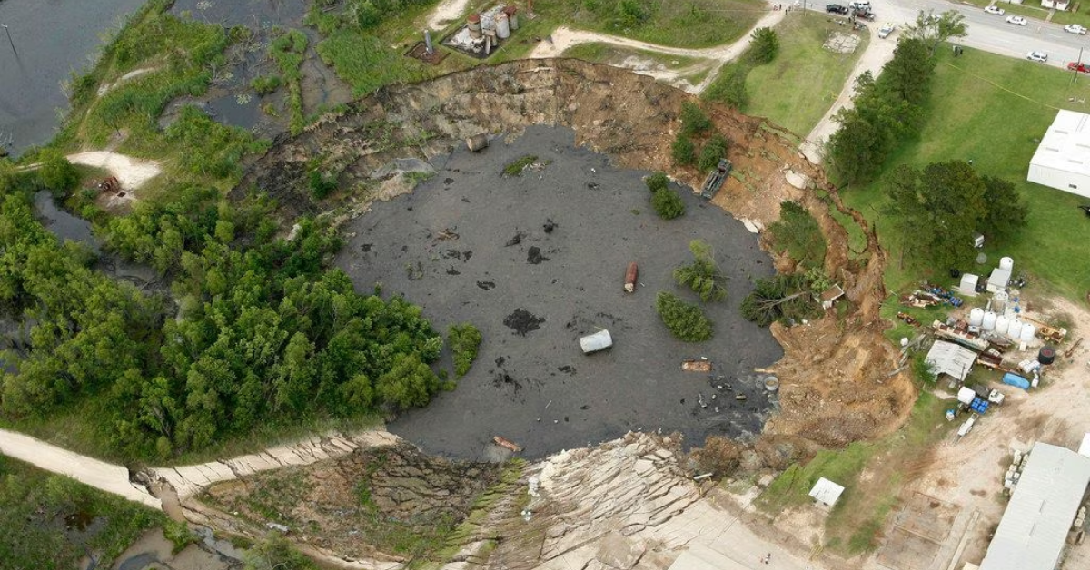 Daisetta Giant Texas Sinkhole Expands Again 15 Years After It Began