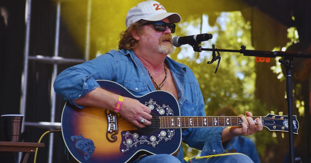 Charlie Robinson Texas Country Singer-songwriter Dies at 59